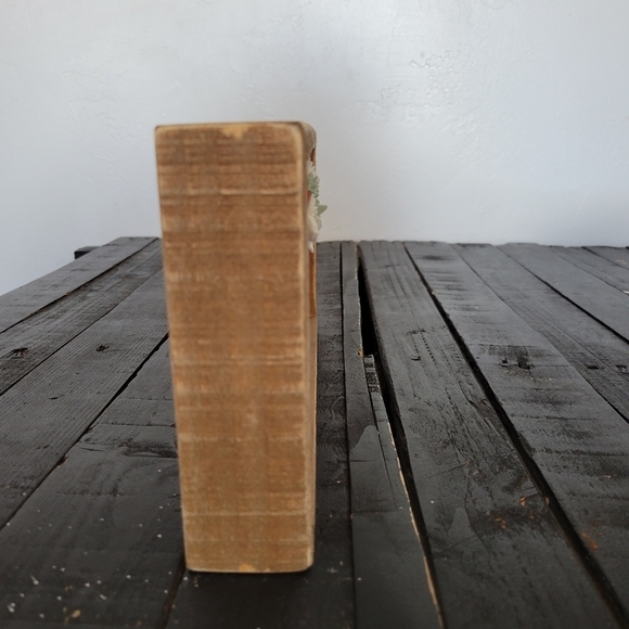 Primitives by Kathy Red Christmas Truck Felt Flowers Wooden Sign Home Decoration - Picture 3 of 4